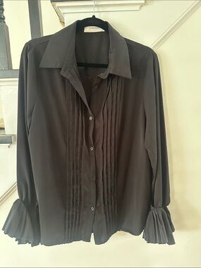 Commense Classic Black Pleated Front Button-Up Shirt with Pleated Sleeve Detail